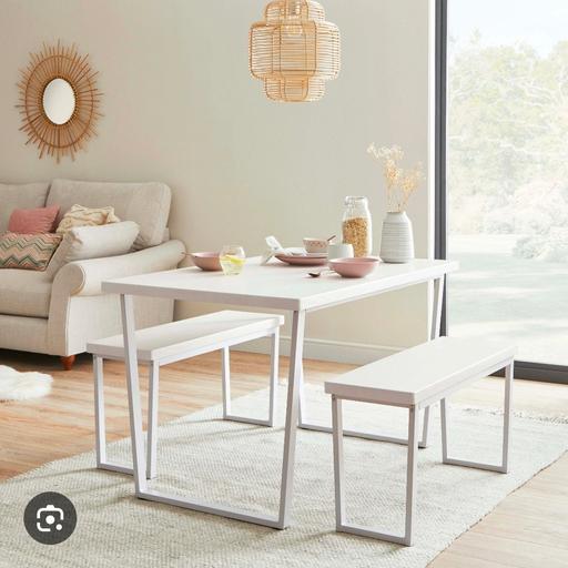 Buy & Sell Lambeth South West London - Photos for Pre-loved Wood Effect Vinyl Table and Bench