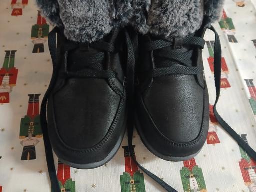 Buy & Sell Heamoor Cornwall - Photos for womens sketchers slip ins RRP 160.00