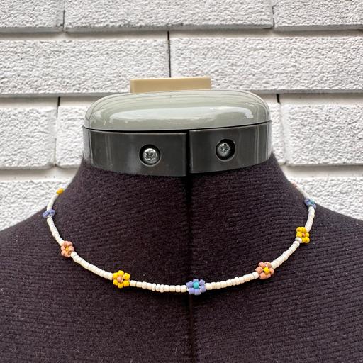 Buy & Sell Streatham South West London - Photos for Beaded flower necklace choker