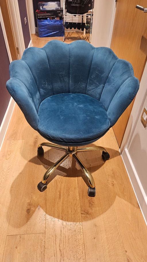 Buy & Sell Millwall East London - Photos for Chair with weels