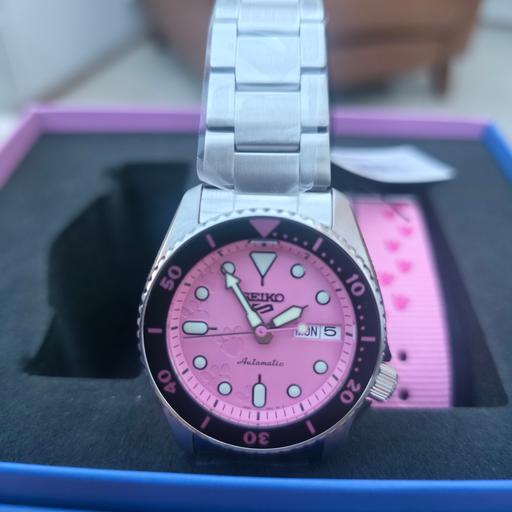 Buy & Sell Cubley Barnsley - Photos for pink panther ltd edition watch