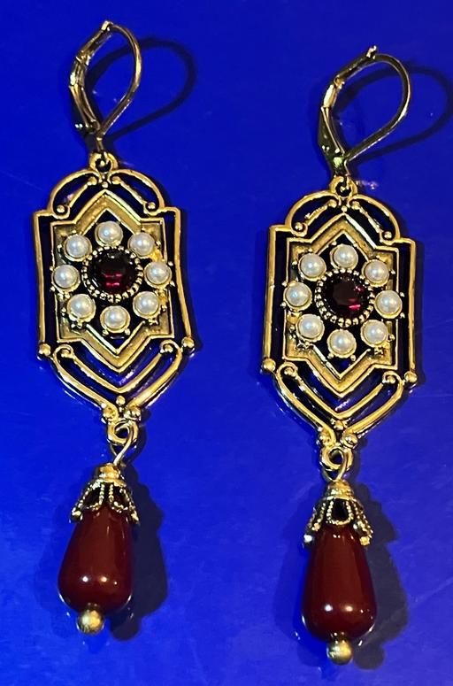 Buy & Sell Yeovil Somerset - Photos for Ladies Jewellery Roman Style Garnet Earrings.