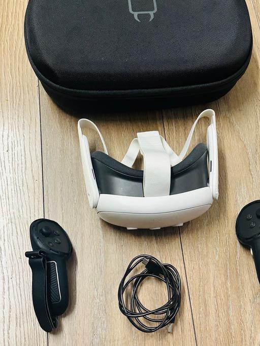 Buy & Sell Lye Dudley - Photos for Meta Quest 3 - 128GB Headset - Case