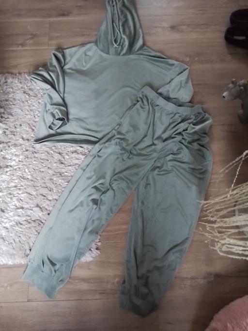Buy & Sell Brierley Hill Dudley - Photos for size xlarge two piece suit