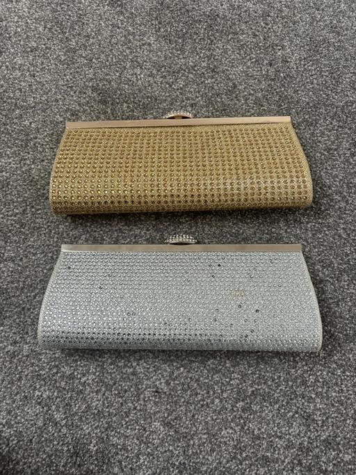 Buy & Sell Upper Walthamstow East London - Photos for Silver & Gold Clutch Bag Party Bags