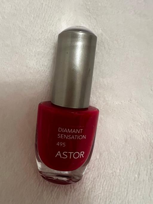 Buy & Sell Hetton-Le-Hole Sunderland - Photos for Red Nail Varnish ( New )