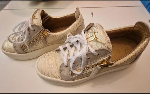 Buy & Sell Bishopbriggs East Dunbartonshire - Photos for Authentic Giuseppe Zanotti Gold Snakeskin-Eff