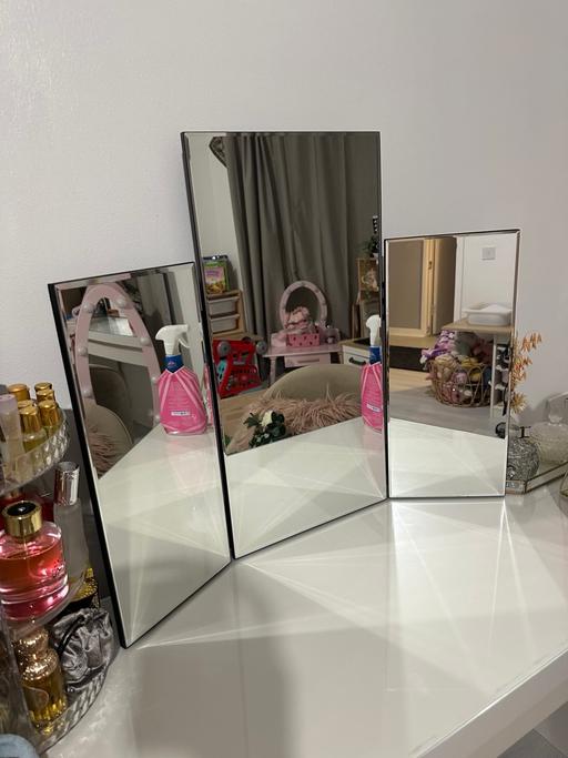 Buy & Sell Beckton East London - Photos for Glass mirror