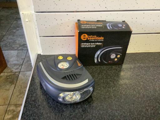 Vehicles Weoley Castle Birmingham - Photos for Halfords tyre inflator.