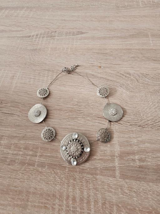 Buy & Sell Newton Doncaster - Photos for Disc style necklace