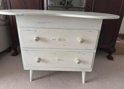 Buy & Sell Ash Guildford - Photos for White antique sideboard