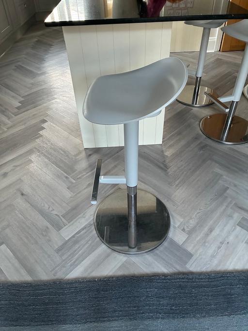 Buy & Sell Durham County Durham - Photos for Kitchen / bar stools