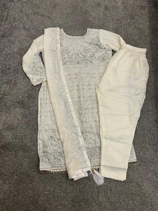 Buy & Sell Upper Walthamstow East London - Photos for New Size M/L Asian Indian 3 Piece Suit Party