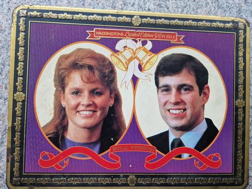 Buy & Sell Grassmoor North East Derbyshire - Photos for jigsaw in a tin limited edition...