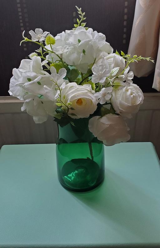 Buy & Sell Longley Sheffield - Photos for glass vase and silk flowers