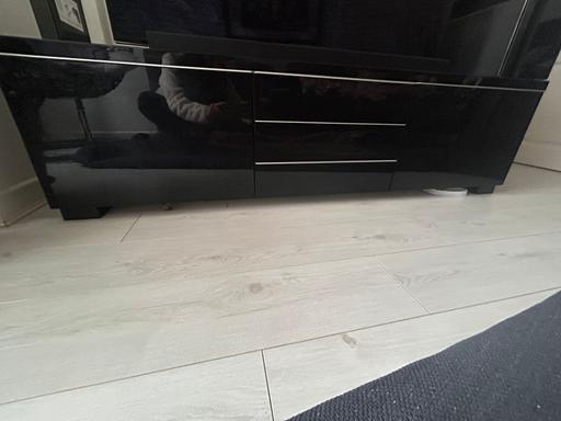 Buy & Sell South Harrow Harrow - Photos for Black High-Gloss TV Unit – Modern RRP £300