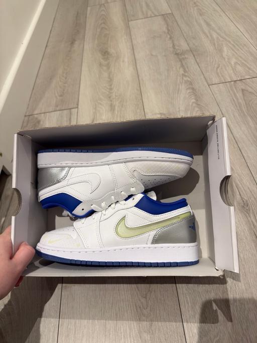 Buy & Sell Watford Town Centre Watford - Photos for Air Jordan 1 low. (GS)