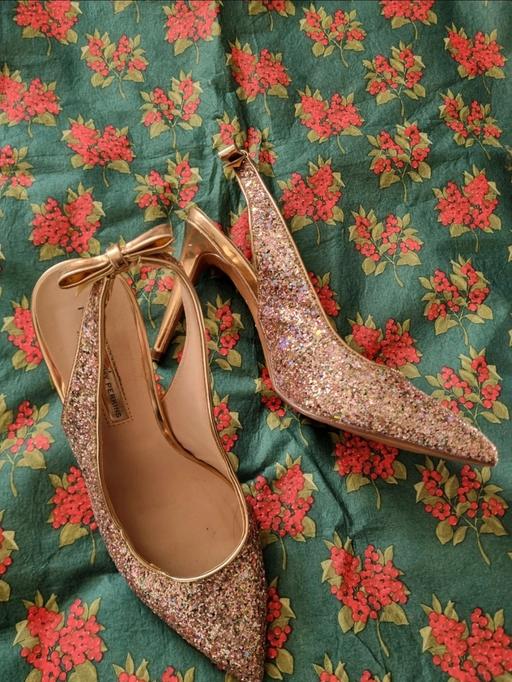 Buy & Sell Addington Village Station South East London - Photos for Rose Gold heels £15