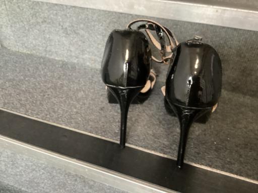 Buy & Sell Upper Holloway North London - Photos for Black patent leather DELICATE FLOWER DESIGN