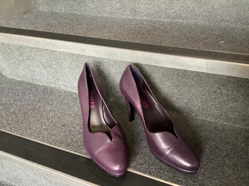 Buy & Sell Upper Holloway North London - Photos for Leather ladies purple pumps