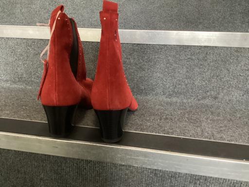 Buy & Sell Upper Holloway North London - Photos for 2xFAUX SUEDE BOOTS - ankle & knee length