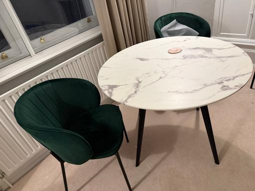 Buy & Sell Knightsbridge Central London - Photos for Round Dining Table & 4 Chairs Set – Like New