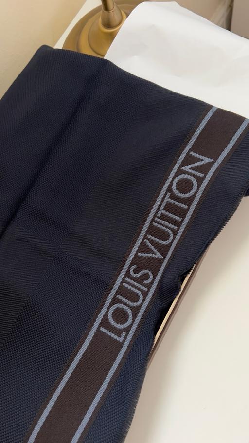 Buy & Sell Ilford Redbridge - Photos for Louis Vuitton %100 wool scarf