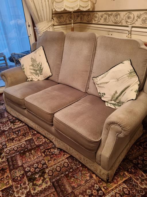 Buy & Sell Smethwick Sandwell - Photos for 3 seater settee and 2 x arm chairs