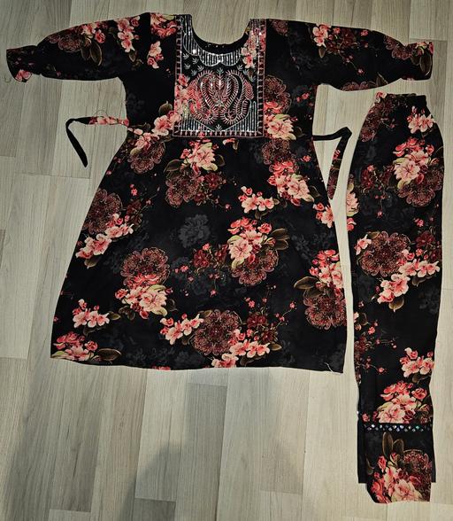 Buy & Sell Seven Kings East London - Photos for Women Floral Georgette Salwar Kameez Suit 2pc