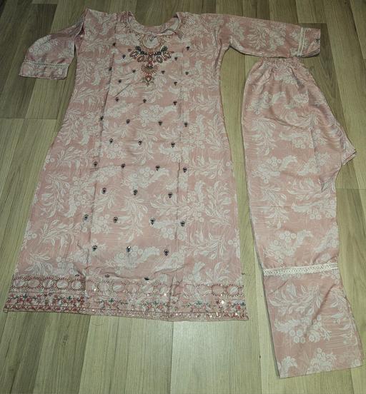 Buy & Sell Ilford Redbridge - Photos for Light Pink Floral Embroidered Salwar Kameez