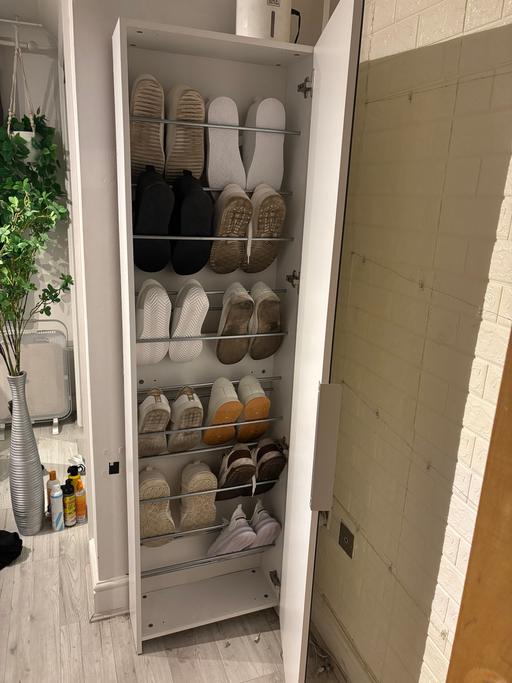 Buy & Sell Edgbaston Birmingham - Photos for Tall White Mirrored Shoe Cabinet