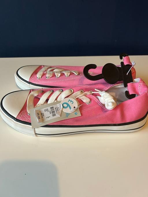 Buy & Sell Cheshunt Broxbourne - Photos for Primark Pink Canvas Lace Up Pump Shoe 6