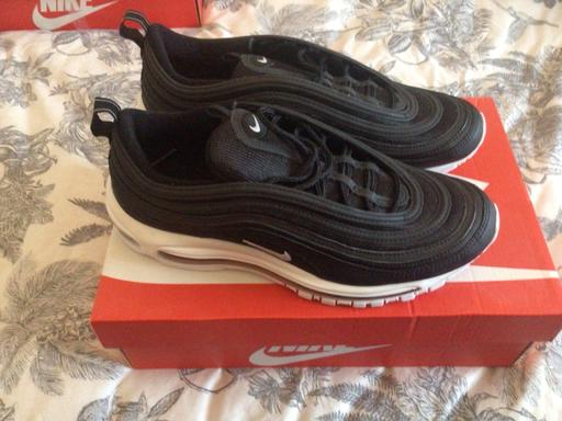 Buy & Sell Falconwood South East London - Photos for Nike trainers brand New size 8 black.