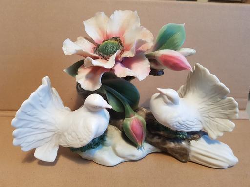 Buy & Sell Cookley Wyre Forest - Photos for Capodimonte Doves & flower