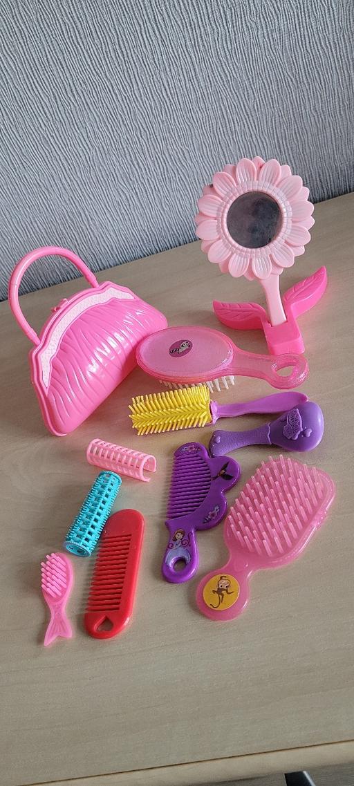 Buy & Sell Great Houghton Barnsley - Photos for Child's hairbrush and comb playset
