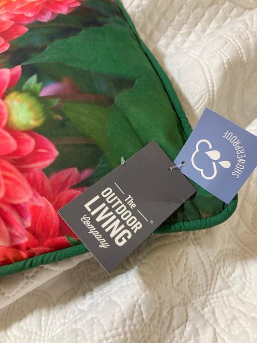 Buy & Sell Sedgley Dudley - Photos for Beautiful cushion