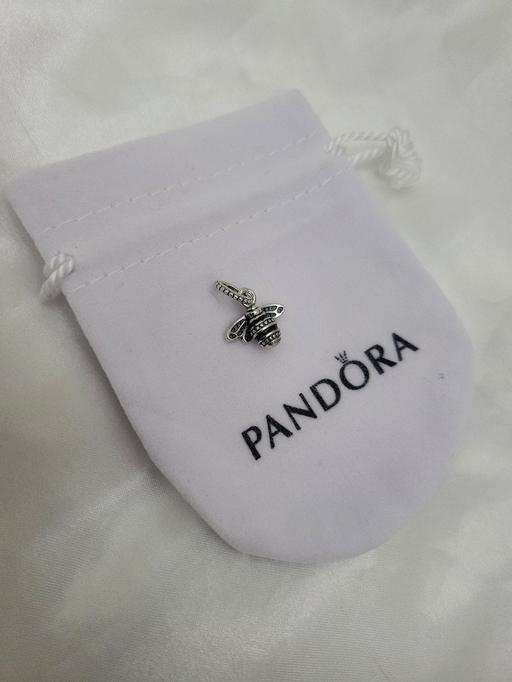 Buy & Sell Healey Rochdale - Photos for Pandora Sparkling Queen Bee pendant in sterli