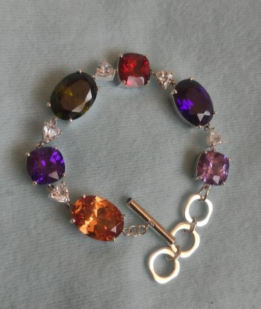 Buy & Sell Grafton Street Industrial Estate West Northamptonshire - Photos for Beautiful bracelet