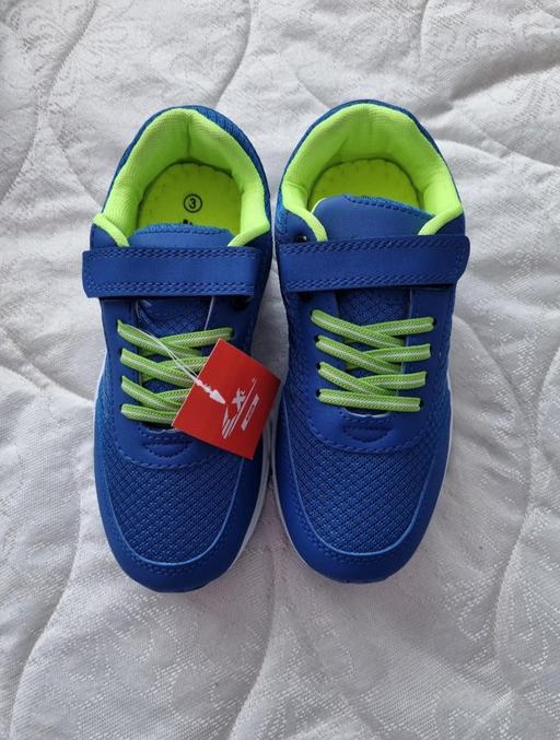 Buy & Sell Wallbrook Dudley - Photos for new boys xl trainers