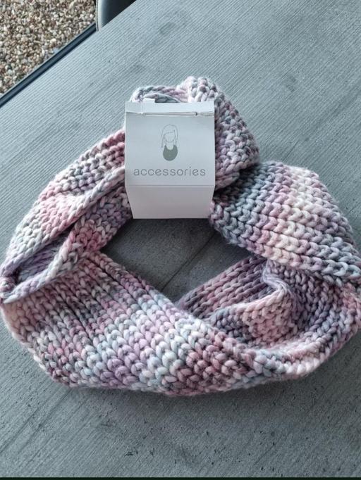 Buy & Sell Wallbrook Dudley - Photos for new scarf