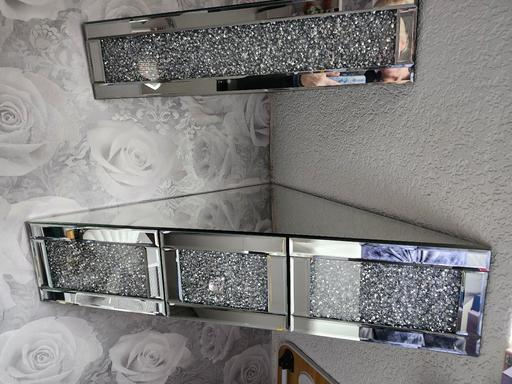 Buy & Sell West Bromwich Sandwell - Photos for 2 corner bling shelfs