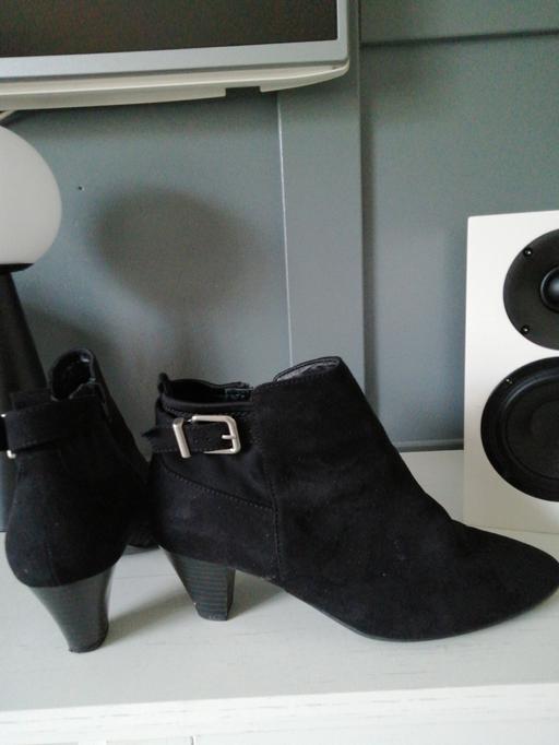 Buy & Sell Wednesfield Wolverhampton - Photos for ladies size *7*. F&F