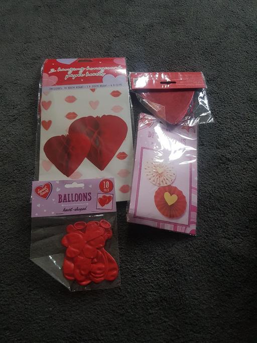 Buy & Sell Longley Sheffield - Photos for valentines day bundle