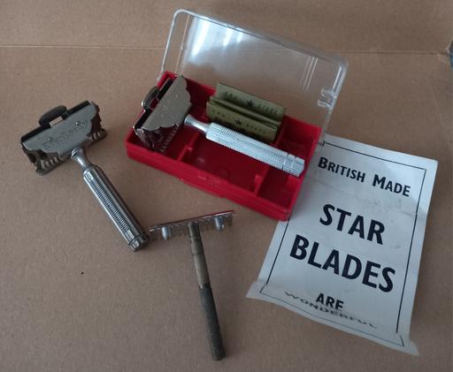Buy & Sell Thatto Heath Saint Helens - Photos for collection of 3 antique razors