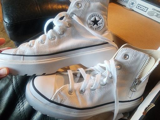 Buy & Sell Old Ford East London - Photos for white converse size uk 4.5