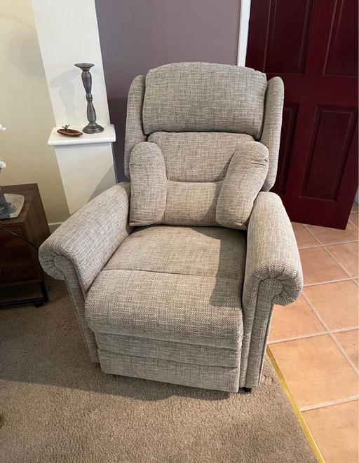 Buy & Sell Rotherham Rotherham - Photos for Recliner Dual lift chair.