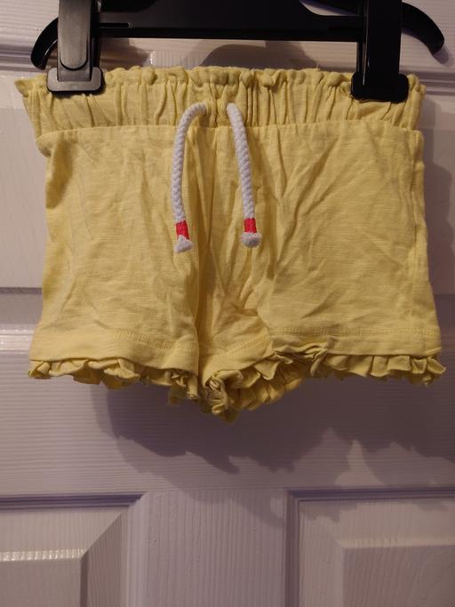 Buy & Sell Long Whatton North West Leicestershire - Photos for Girls yellow shorts size 12-18 months