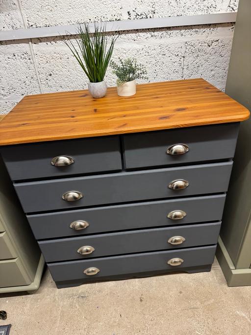 Buy & Sell Hoobrook Wyre Forest - Photos for Solid pine chest of drawers