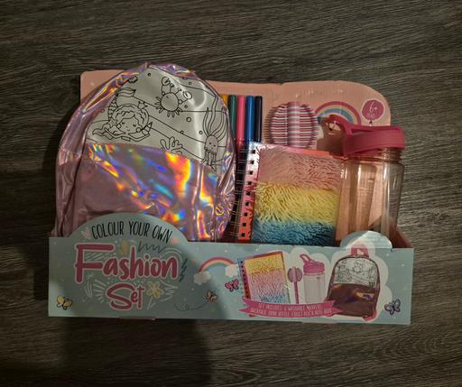 Buy & Sell Crumpsall Manchester - Photos for new Colour Your Own Fashion Set