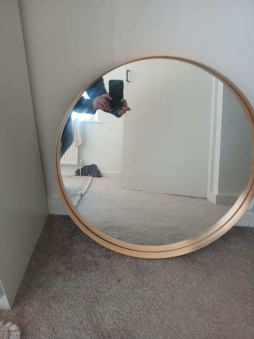 Buy & Sell The Broadway Bradford - Photos for Large round Gold mirror